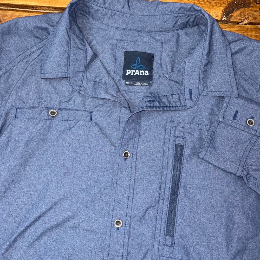 Prana Button Up Shirt Mens Medium Blue Long Sleeve Hiking Outdoor M21180477